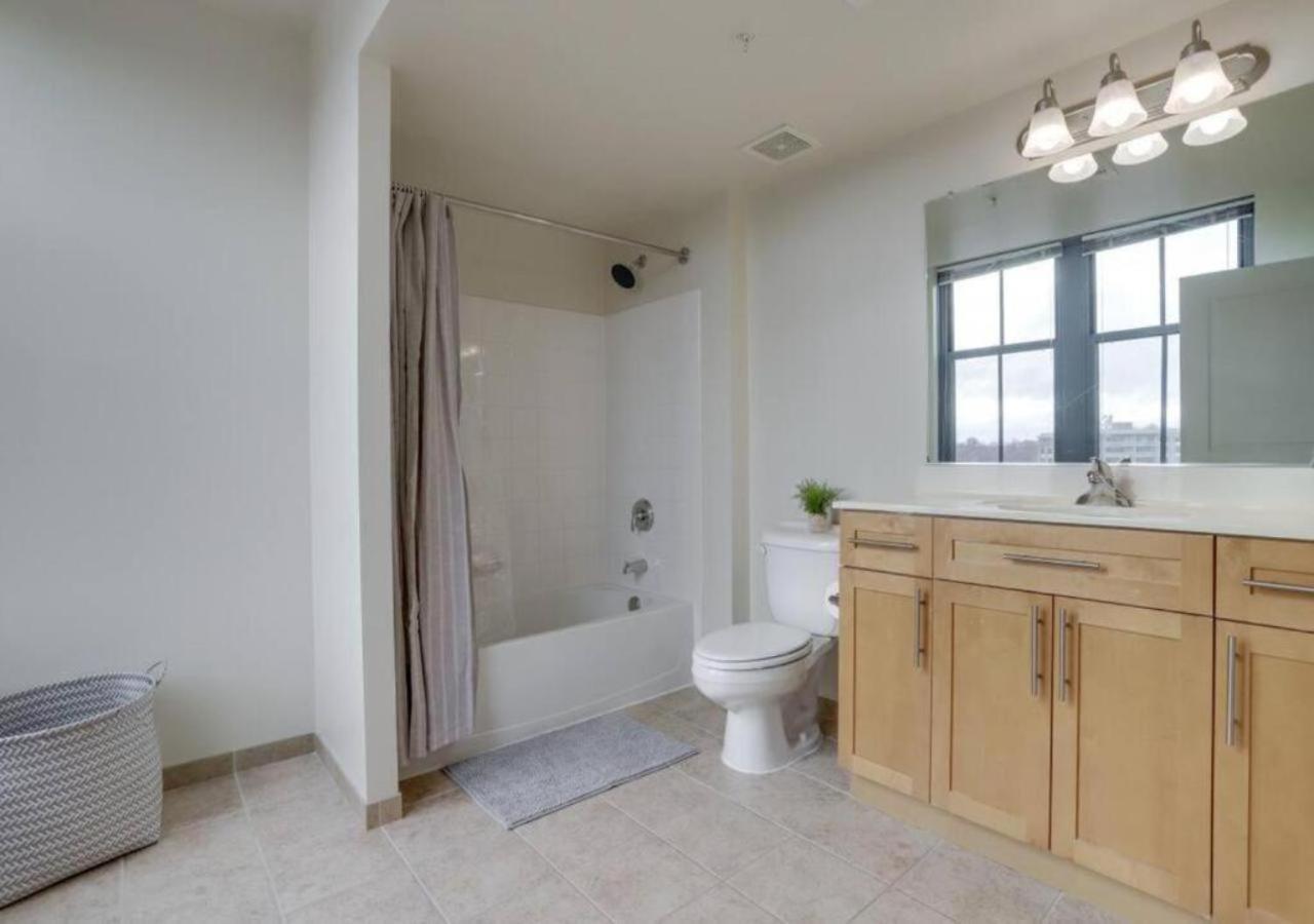 Splendid 2 Bedroom Condo At Pentagon City Arlington Extérieur photo